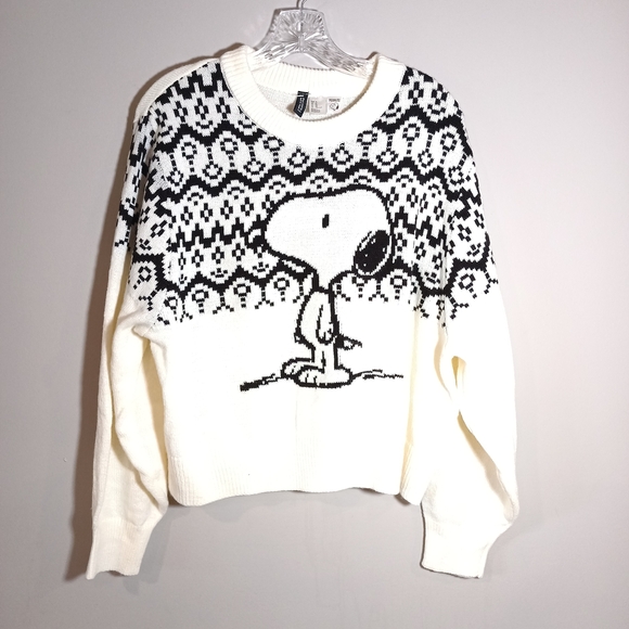 H&M Sweaters - H&M Black and White Snoopy Sweater Size XL